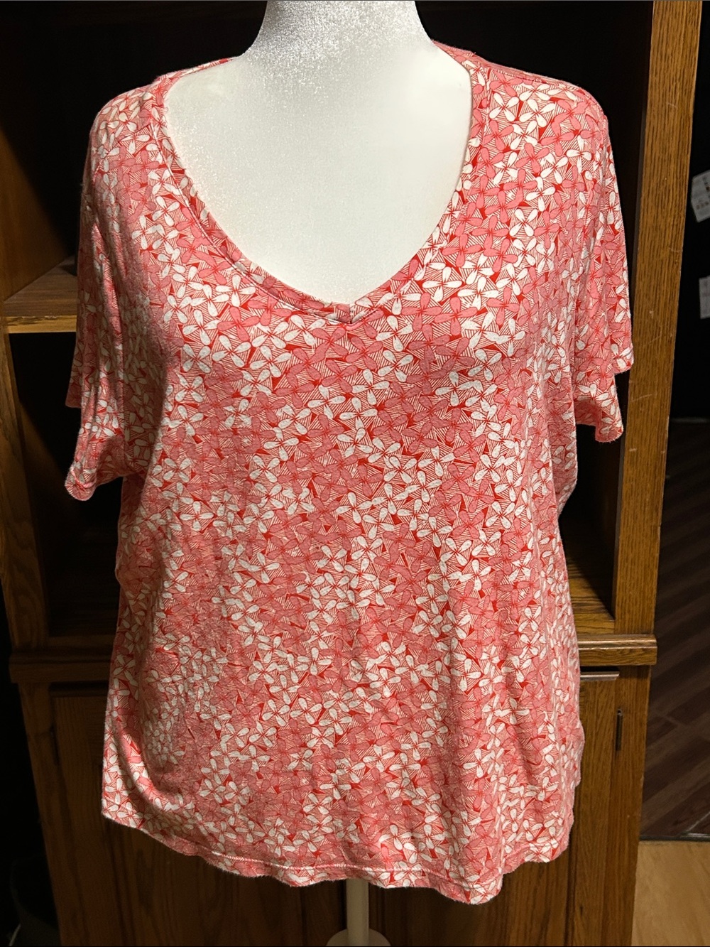 Studio Works Coral Floral V-Neck Women's Short Sleeve Tee Size 2X